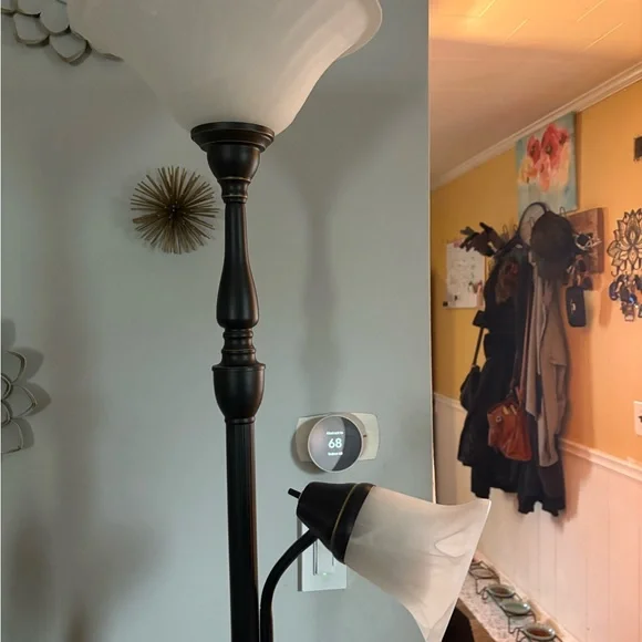 Better Homes And Gardens metal floor lamp - Picture 3 of 5